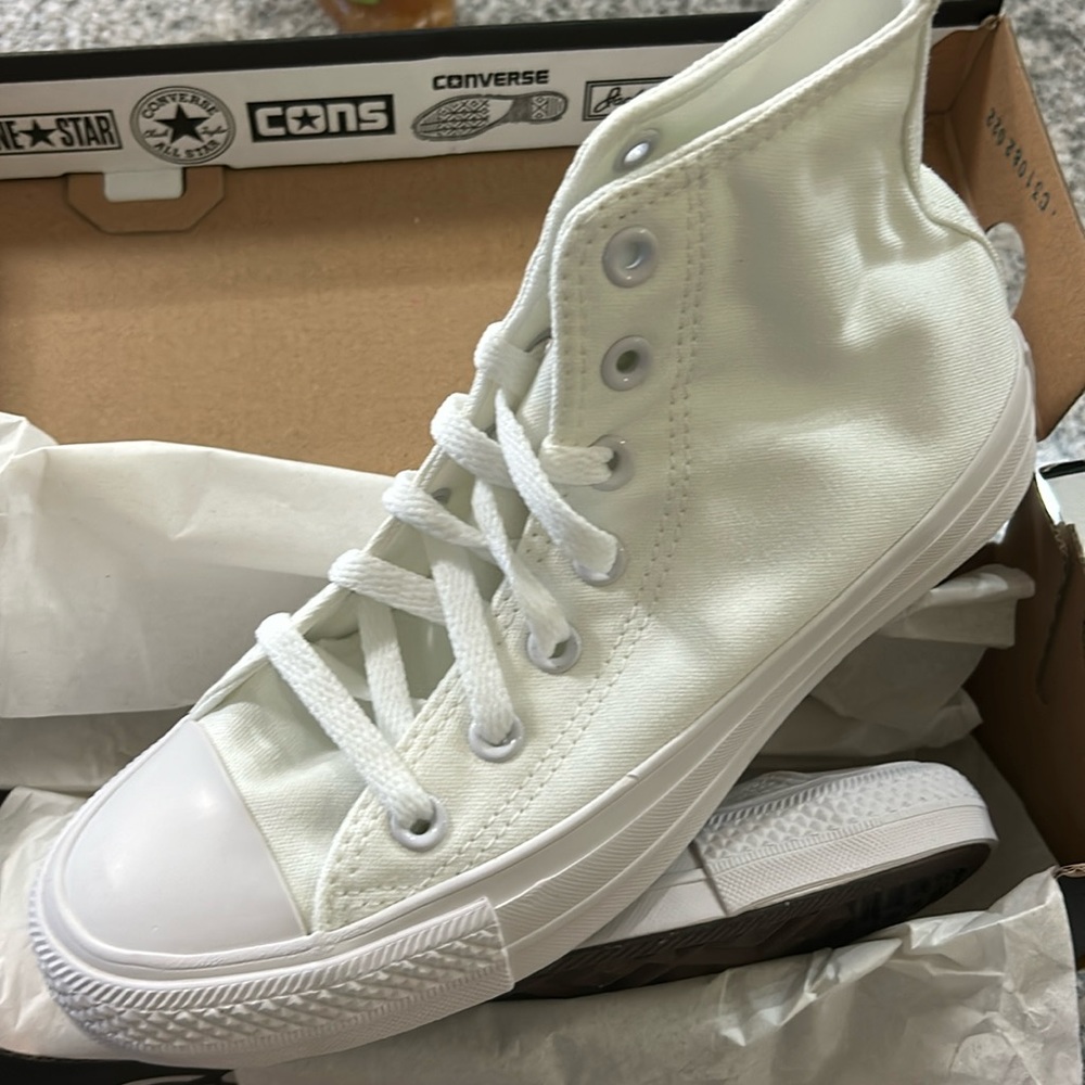 Converse Mono White Women’s 7.5